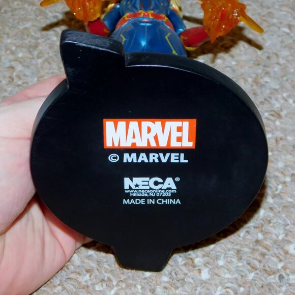 2019 NECA Head Knockers Marvel Avengers Endgame Captain Marvel Resin Figure MIB - Picture 4 of 10